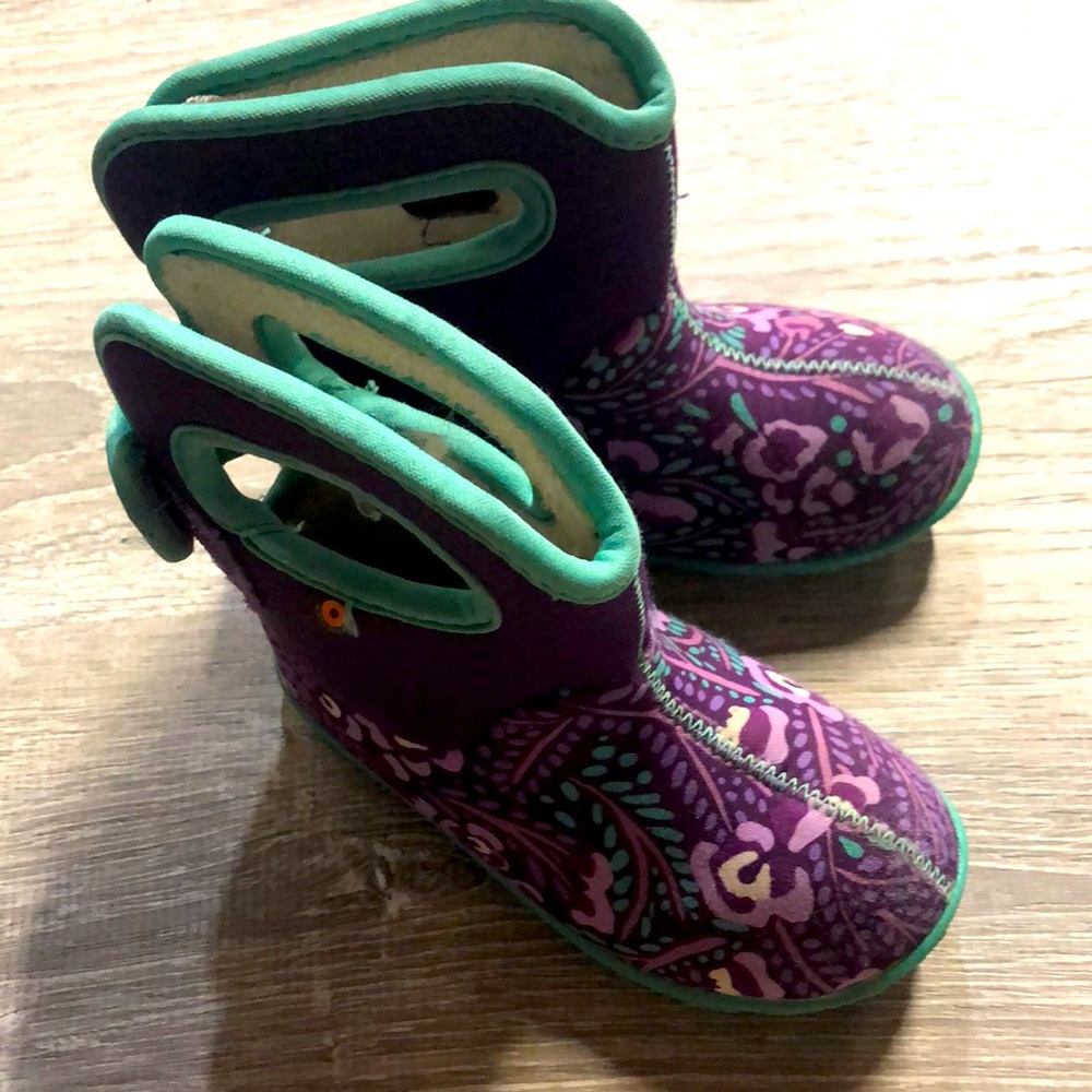Gently used girl bog boots
